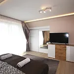 Апартаменты Lux Apartmanhaz *