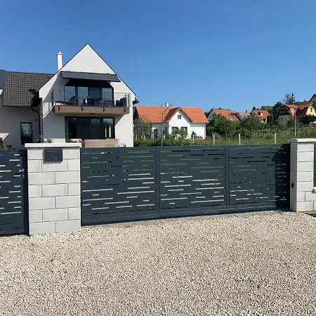 Lux Apartmanhaz Appartement *