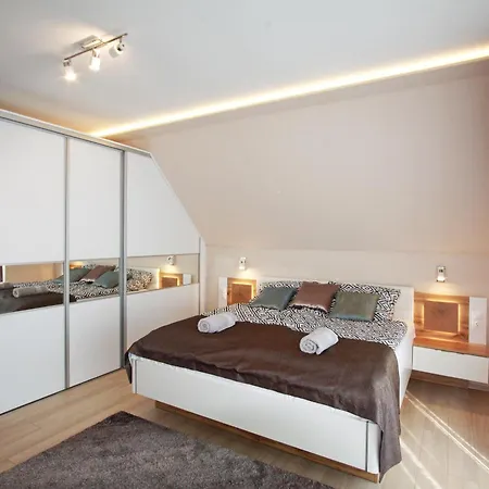 Lux Apartmanhaz Apartment Paloznak